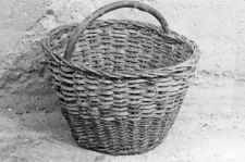 Basket with one handle