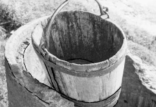 A stave bucket