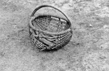 A basket with a handle