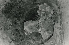 Deep trench outside the collegiate church (from the south), view from above on the hearth no 2