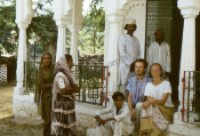 The tomb of a Muslim saint (pir) (Iconographic document)