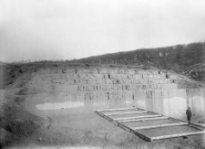 Stanowisko Horodok II : stan zachowania odcink&oacute;w XIV i XV po okresie zimowym w kwietniu 1926