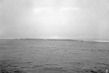 Spitsbergen : polska wyprawa glacjologiczna : widok na Wyspę Niedźwiedzią