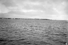 Spitsbergen : polska wyprawa glacjologiczna : widok na Wyspę Niedźwiedzią