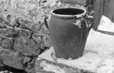 Clay pot