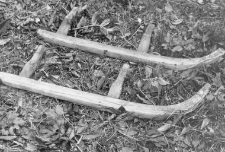 Fragment of a draggle-sleigh: for draggling heavy load
