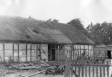 A barn with a formwork structure of walls