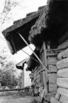 A fragment of a barns structure