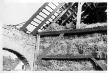 A rafters setting in a barn