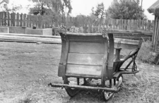 Festive sleigh - front