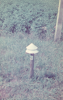 Ewaporometr z daszkiem na słupku (Stacja Bioklimatologiczna)