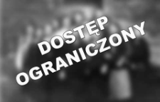 [A group of women in the front od wooden bulding] [An iconographic document]