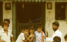 Portrait of a man and children, wagadhiya rabari (Iconographic document)