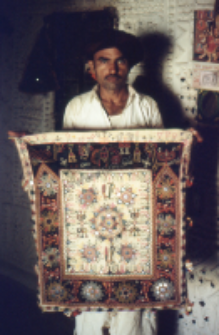 Wyroby tekstylne pasterzy kachchi rabari (Dokument ikonograficzny)