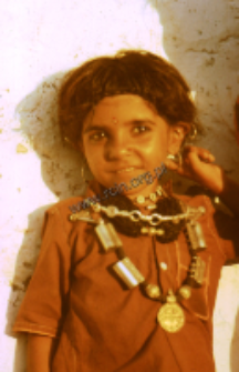 Girl with jewelry from a group of shepherds kachchi rabari (Iconographic document)