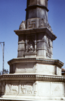 Monument, Buddha. (Iconographic document)
