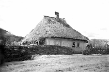 Wieś Wałkowce, pow. Borszczów (Podole) : typ chaty podolskiej