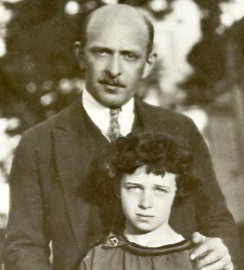 Szymon Tenenbaum with his daughter